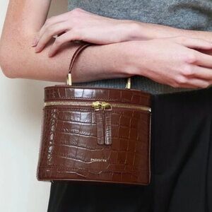 Elegant Brown Crocodile-Embossed prismatic Bag